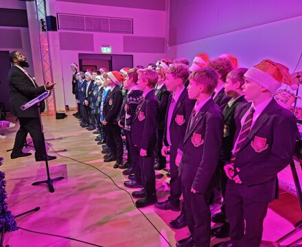 20251210 185918 Y Sev concert